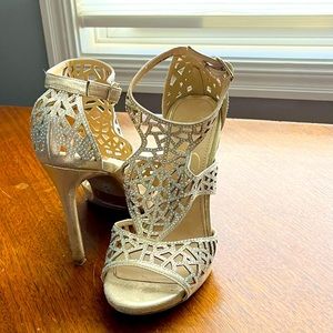 Jessica Simpson Herls